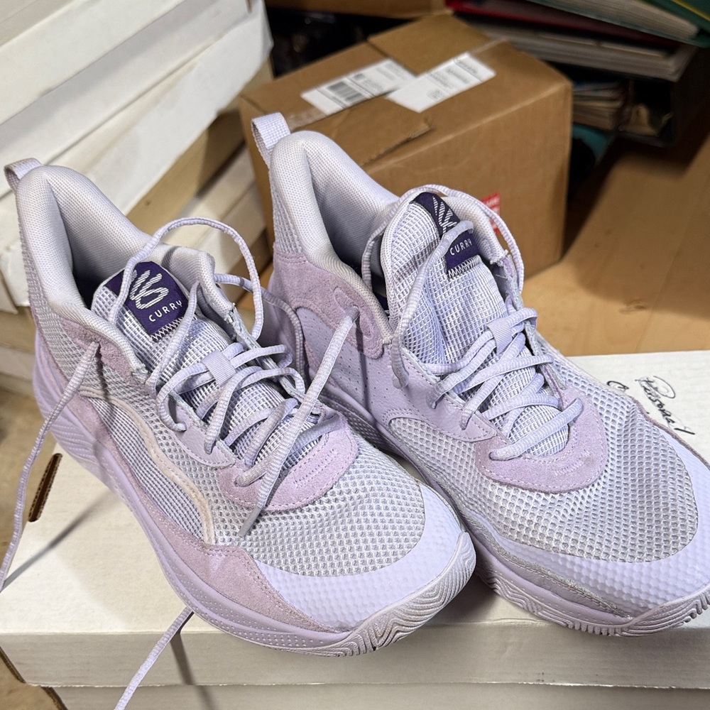 Under Armour men’s  Light Purple Sneakers